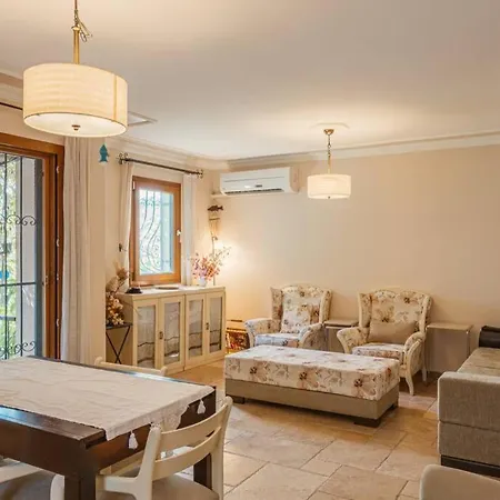Villa Bodrum Merkeze Yuerueme Mesafesinde Tarihi Tas Ev Bodrum