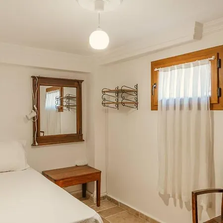 Bodrum Merkeze Yuerueme Mesafesinde Tarihi Tas Ev Villa