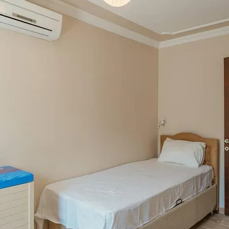 Bodrum Merkeze Yuerueme Mesafesinde Tarihi Tas Ev *