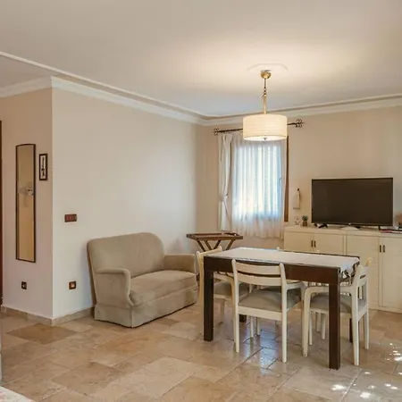 Villa Bodrum Merkeze Yuerueme Mesafesinde Tarihi Tas Ev *