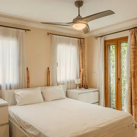 Bodrum Merkeze Yuerueme Mesafesinde Tarihi Tas Ev *